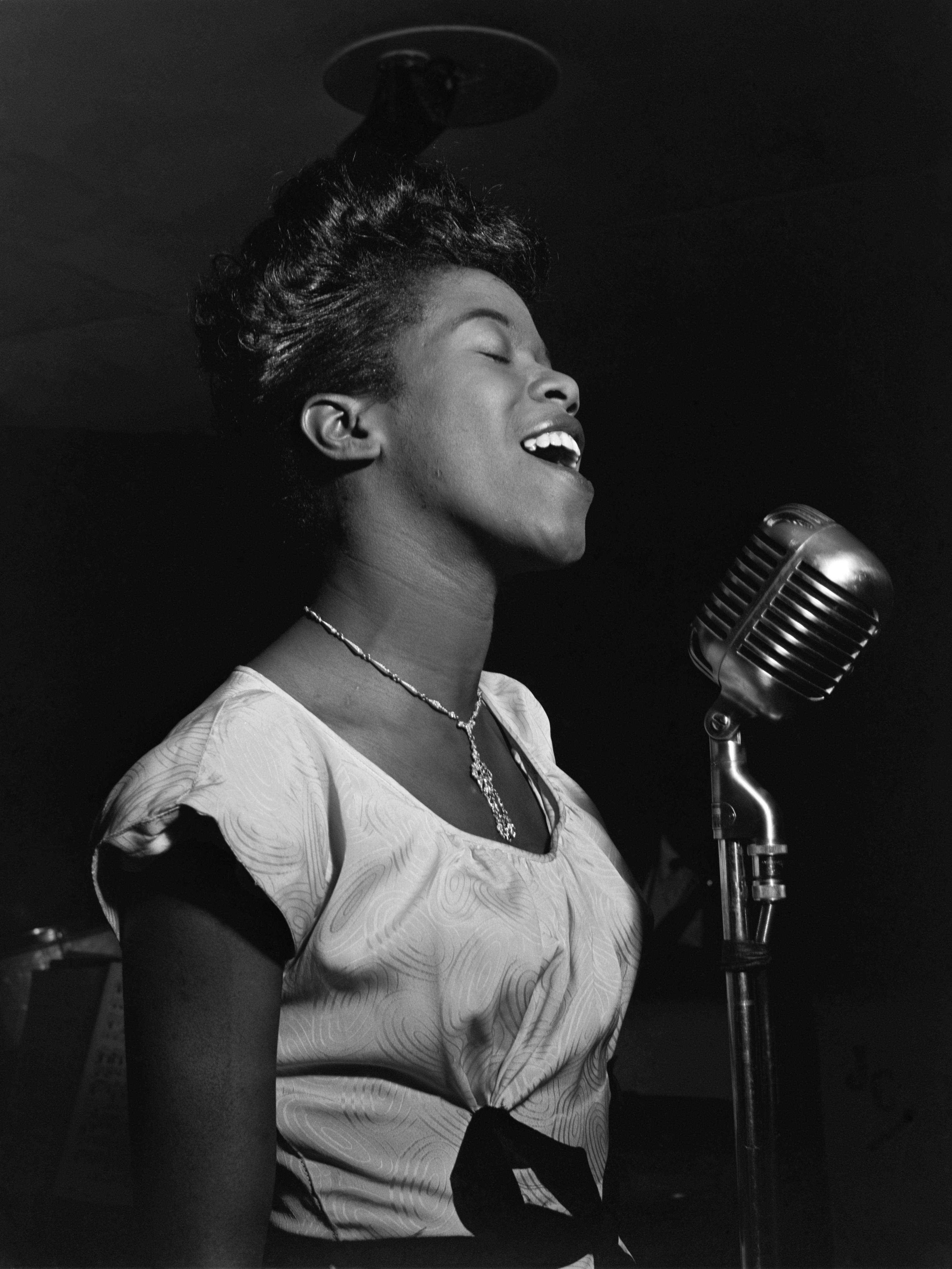 The Incomparable Sarah Vaughan: A Look at the Life and Legacy of a Jazz Legend