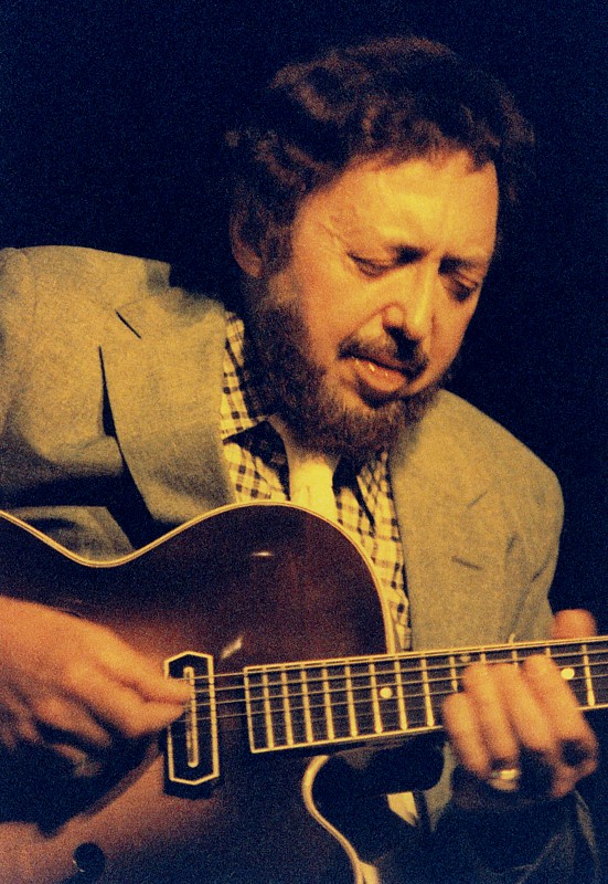 Barney Kessel: A Guitar Virtuoso Who Shaped the Sound of Jazz
