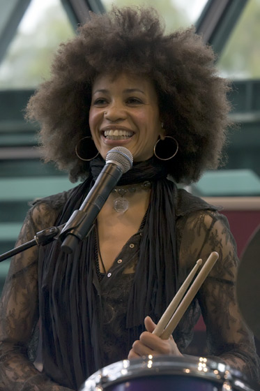 Cindy Blackman Santana: A Force of Rhythm and Innovation