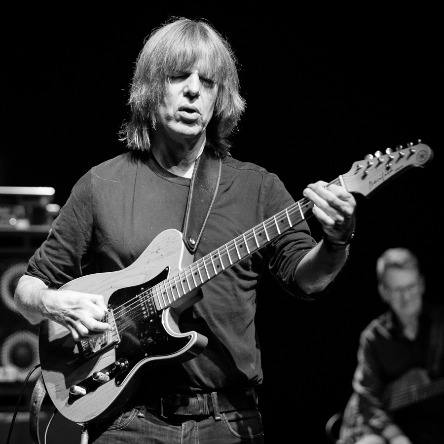 Mike Stern: A Fusion Guitarist’s Journey Through Jazz and Beyond